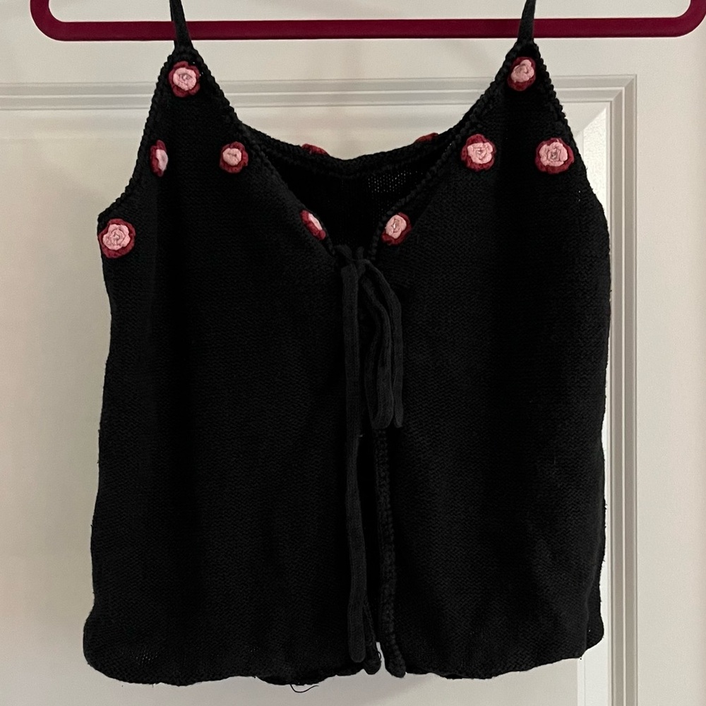 Vintage black knitted tank top ties in the front pink flowers size Medium